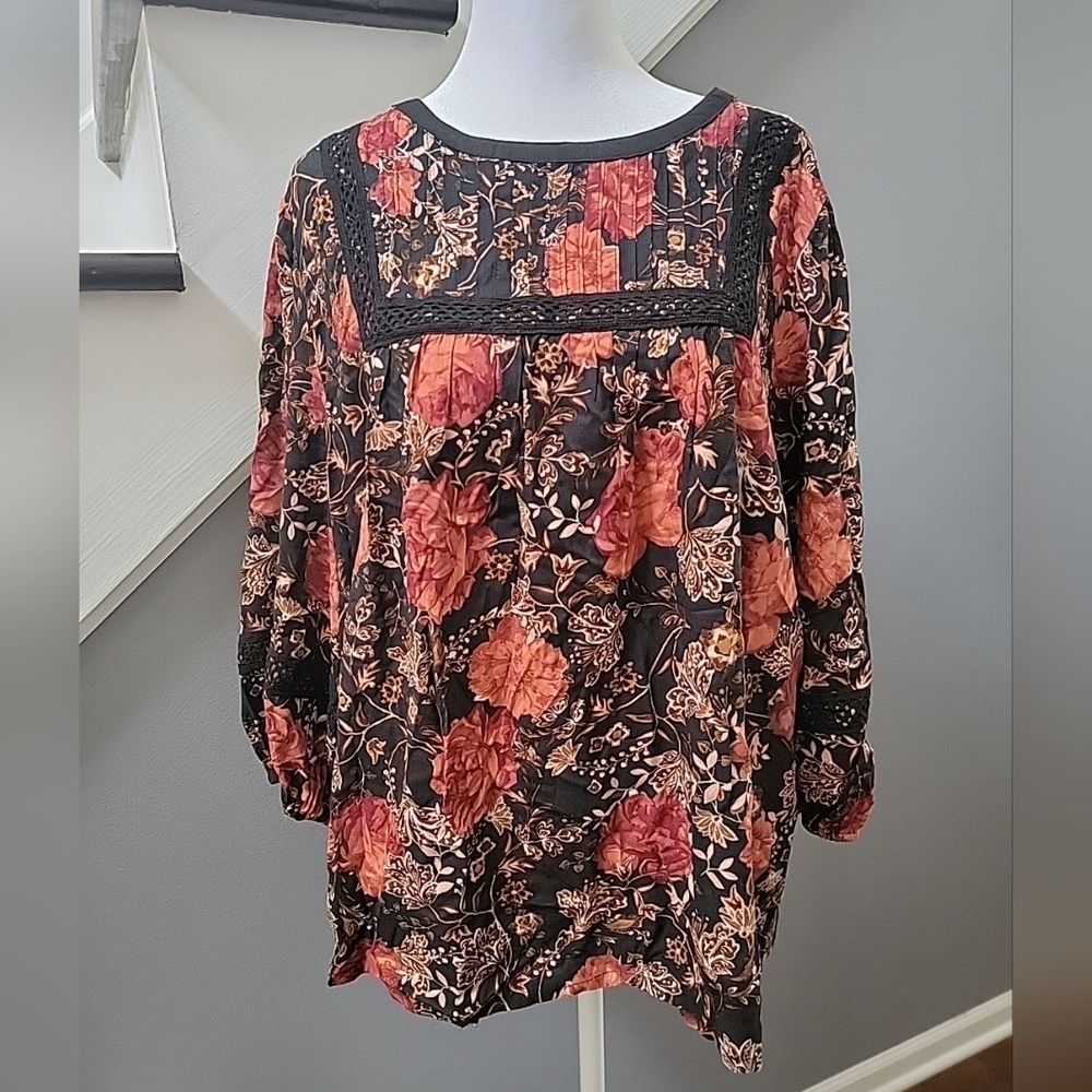 Maurices Floral Blouse - Black and Red